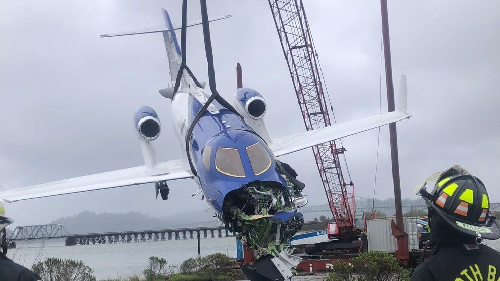 Small Corporate Jet Skids Off Runway in Coos Bay Crash
