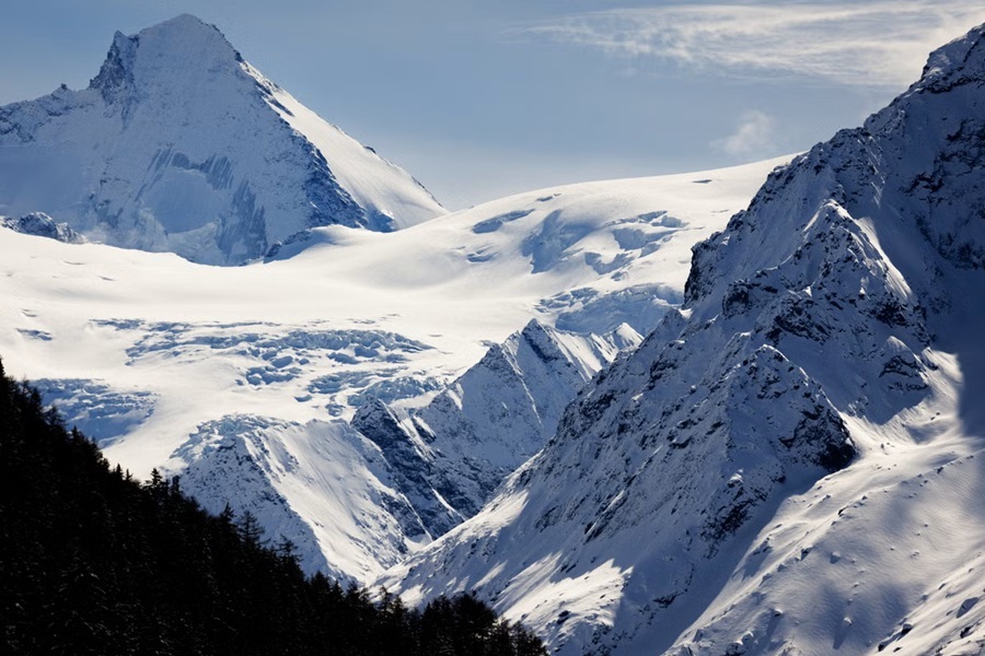 Swiss Glacier Skiers Found Dead Near Zermatt, Investigation Underway