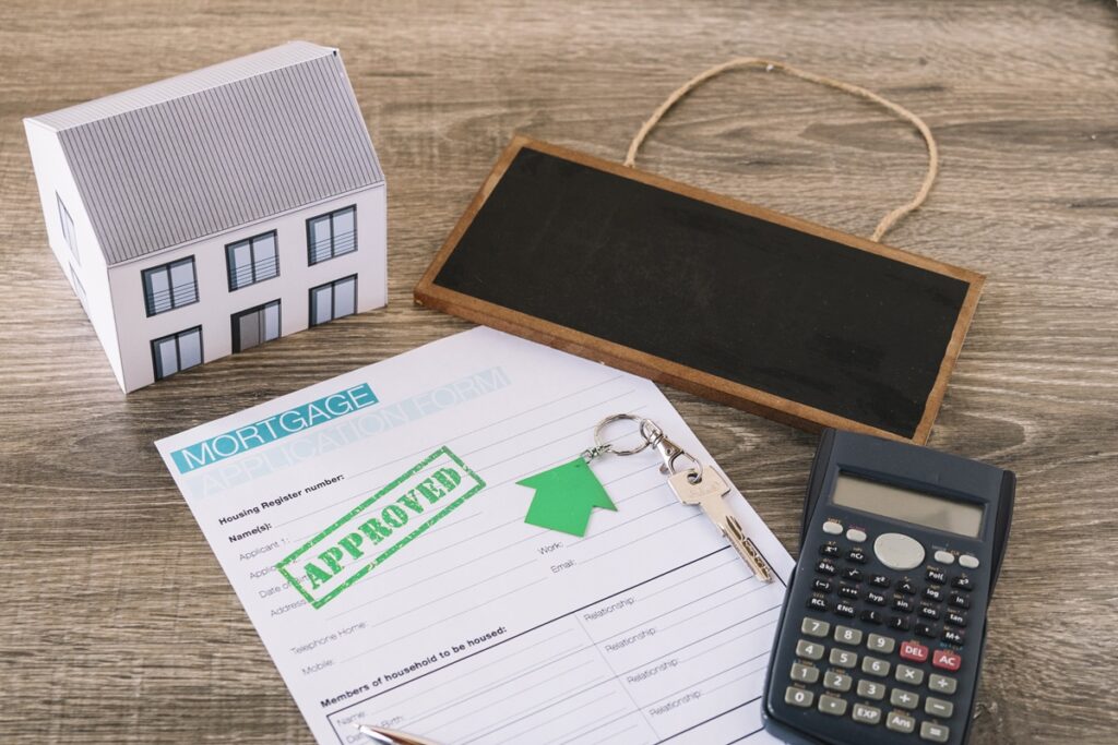 U.S. Mortgage Rates decrease to 6.3%, Matching Lowest Level in a Year (Image source: Freepik.com)