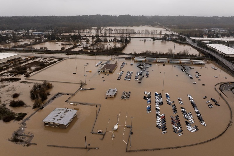 Washington flash flooding death reported as levee breaches prompt evacuations