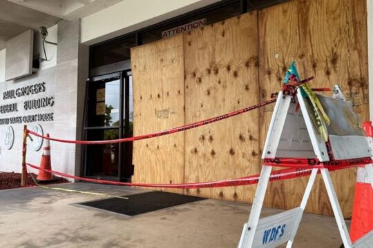 West Palm Beach federal courthouse crash causes $200,000 in damage (Image source: CBS12.com)