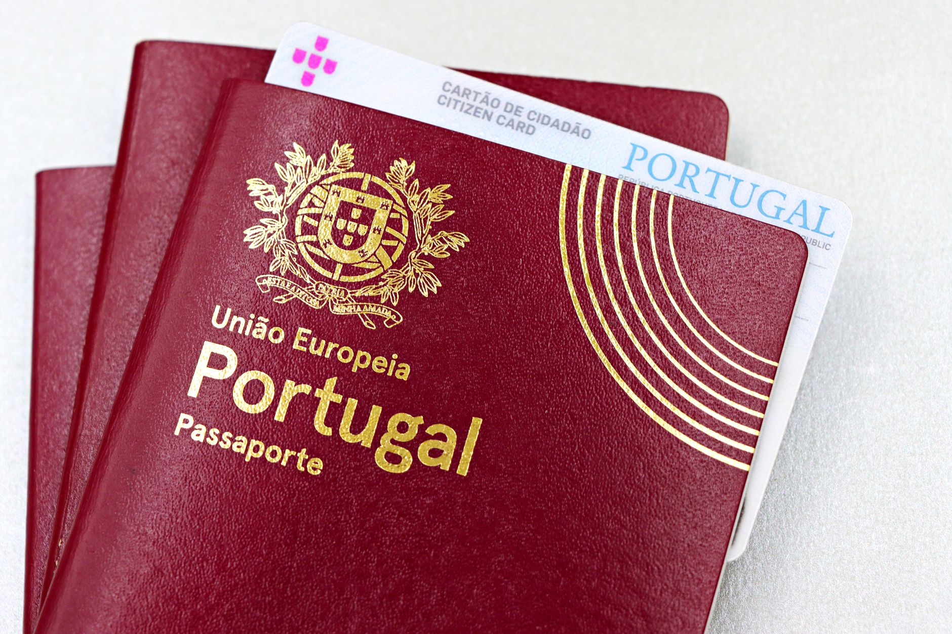 Flávio Bolsonaro passports