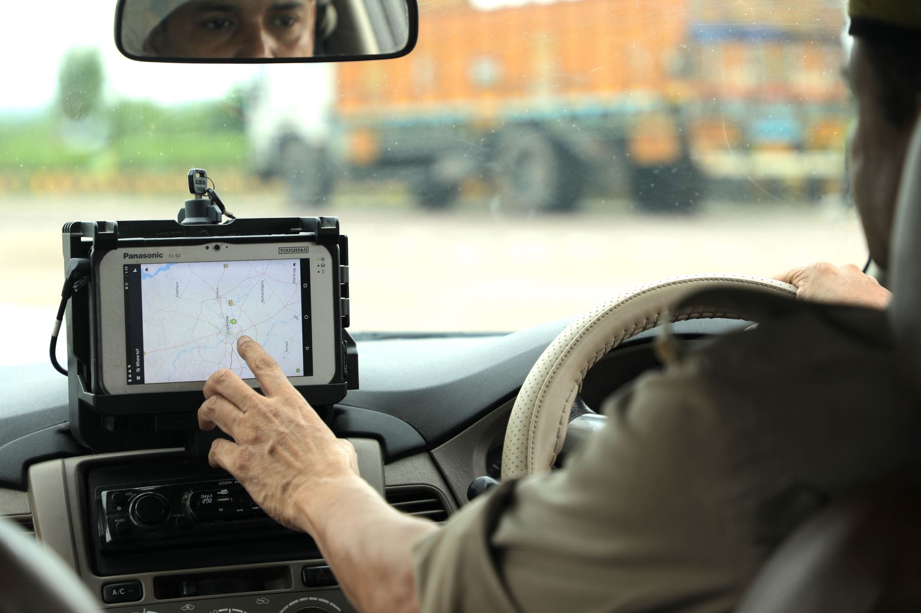 police vehicle tracking